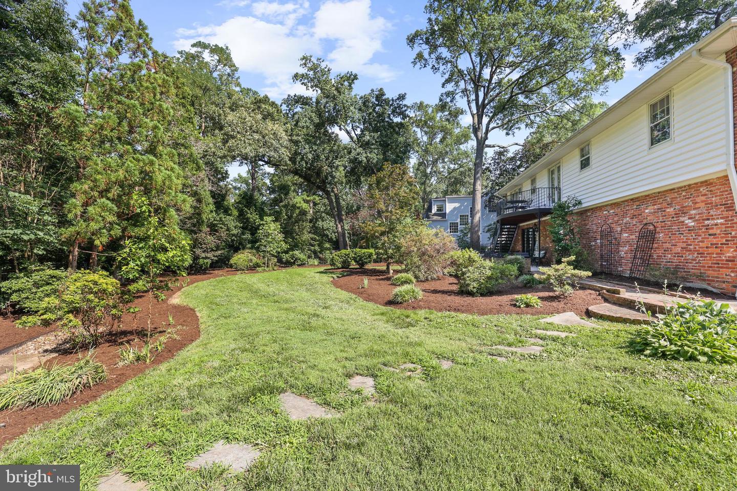 906 DANTON LN, ALEXANDRIA, Virginia 22308, 5 Bedrooms Bedrooms, ,3 BathroomsBathrooms,Residential,For sale,906 DANTON LN,VAFX2250582 MLS # VAFX2250582