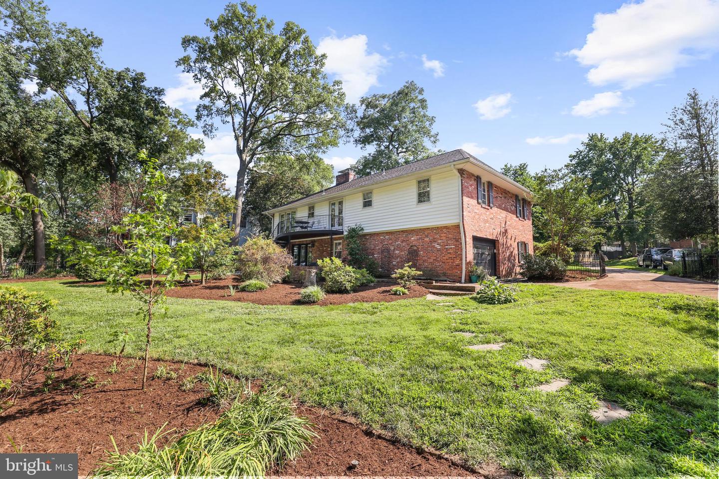 906 DANTON LN, ALEXANDRIA, Virginia 22308, 5 Bedrooms Bedrooms, ,3 BathroomsBathrooms,Residential,For sale,906 DANTON LN,VAFX2250582 MLS # VAFX2250582