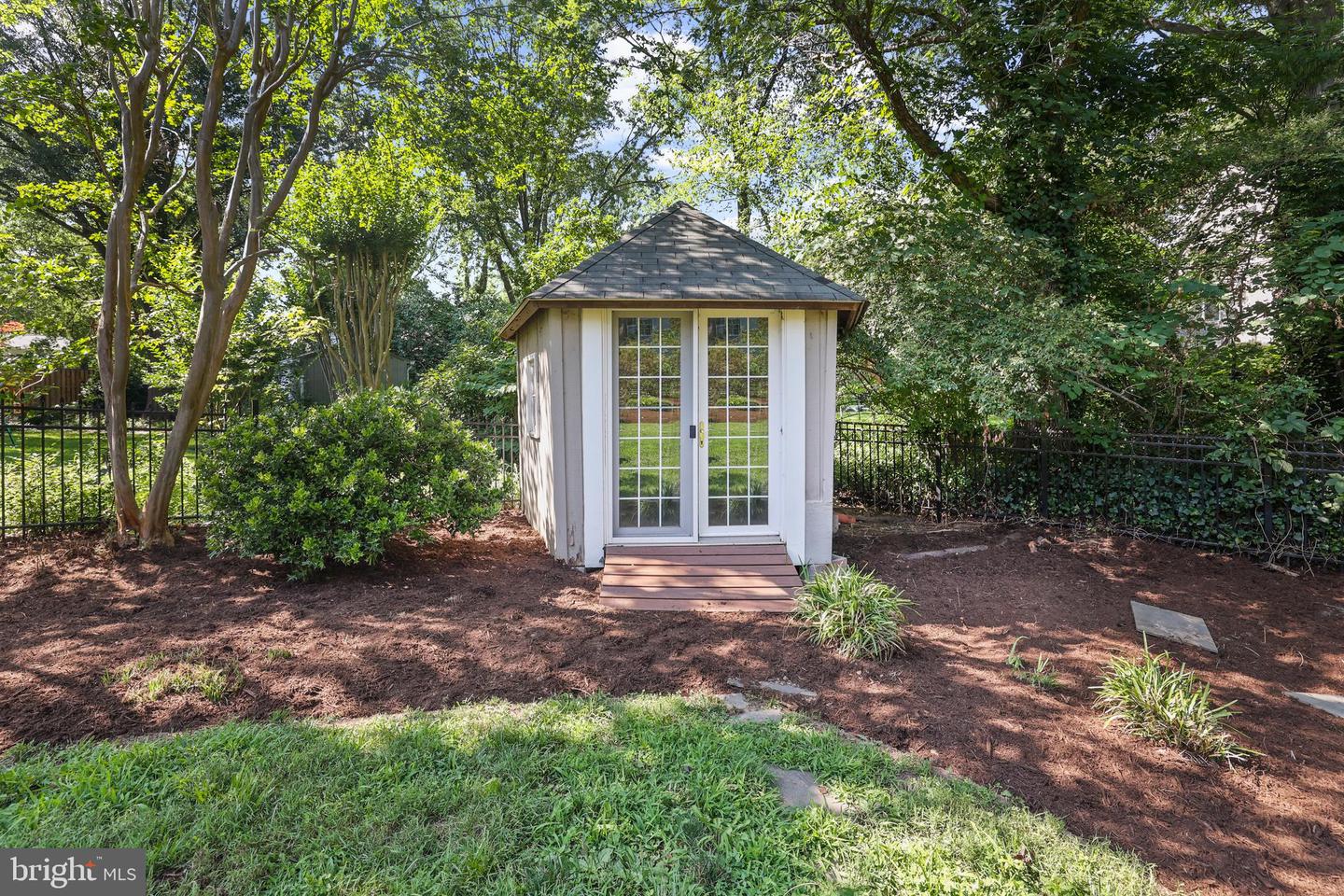 906 DANTON LN, ALEXANDRIA, Virginia 22308, 5 Bedrooms Bedrooms, ,3 BathroomsBathrooms,Residential,For sale,906 DANTON LN,VAFX2250582 MLS # VAFX2250582