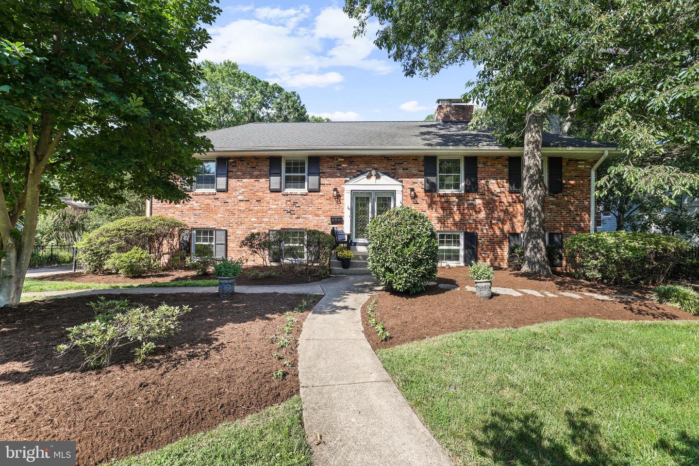 906 DANTON LN, ALEXANDRIA, Virginia 22308, 5 Bedrooms Bedrooms, ,3 BathroomsBathrooms,Residential,For sale,906 DANTON LN,VAFX2250582 MLS # VAFX2250582