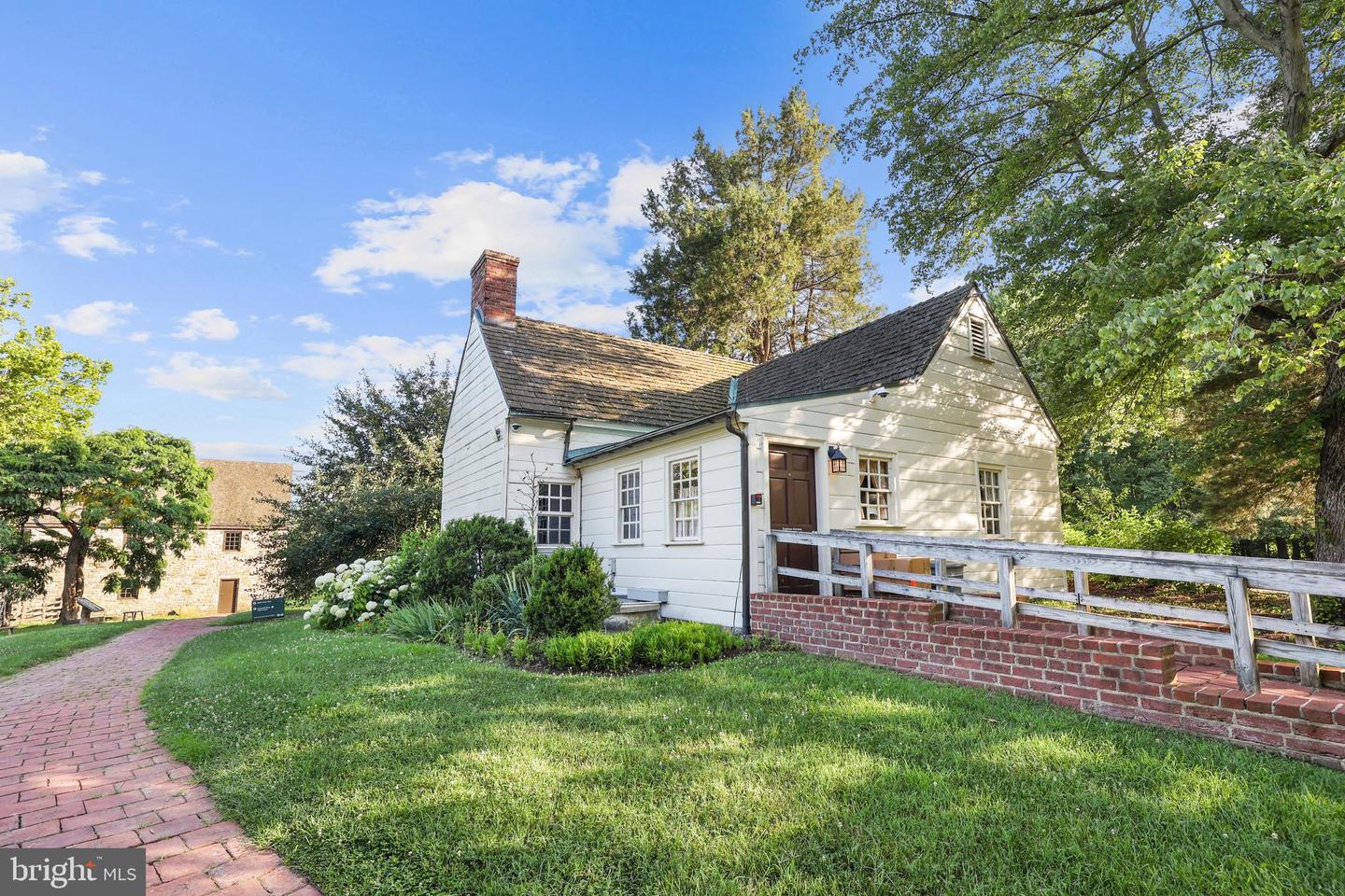 906 DANTON LN, ALEXANDRIA, Virginia 22308, 5 Bedrooms Bedrooms, ,3 BathroomsBathrooms,Residential,For sale,906 DANTON LN,VAFX2250582 MLS # VAFX2250582