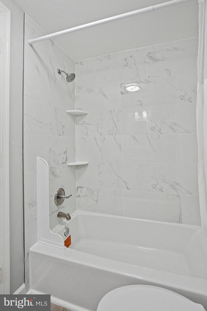 1420 CLIFTON ST NW #208, WASHINGTON, District Of Columbia 20009, 2 Bedrooms Bedrooms, ,1 BathroomBathrooms,Residential,For sale,1420 CLIFTON ST NW #208,DCDC2207638 MLS # DCDC2207638