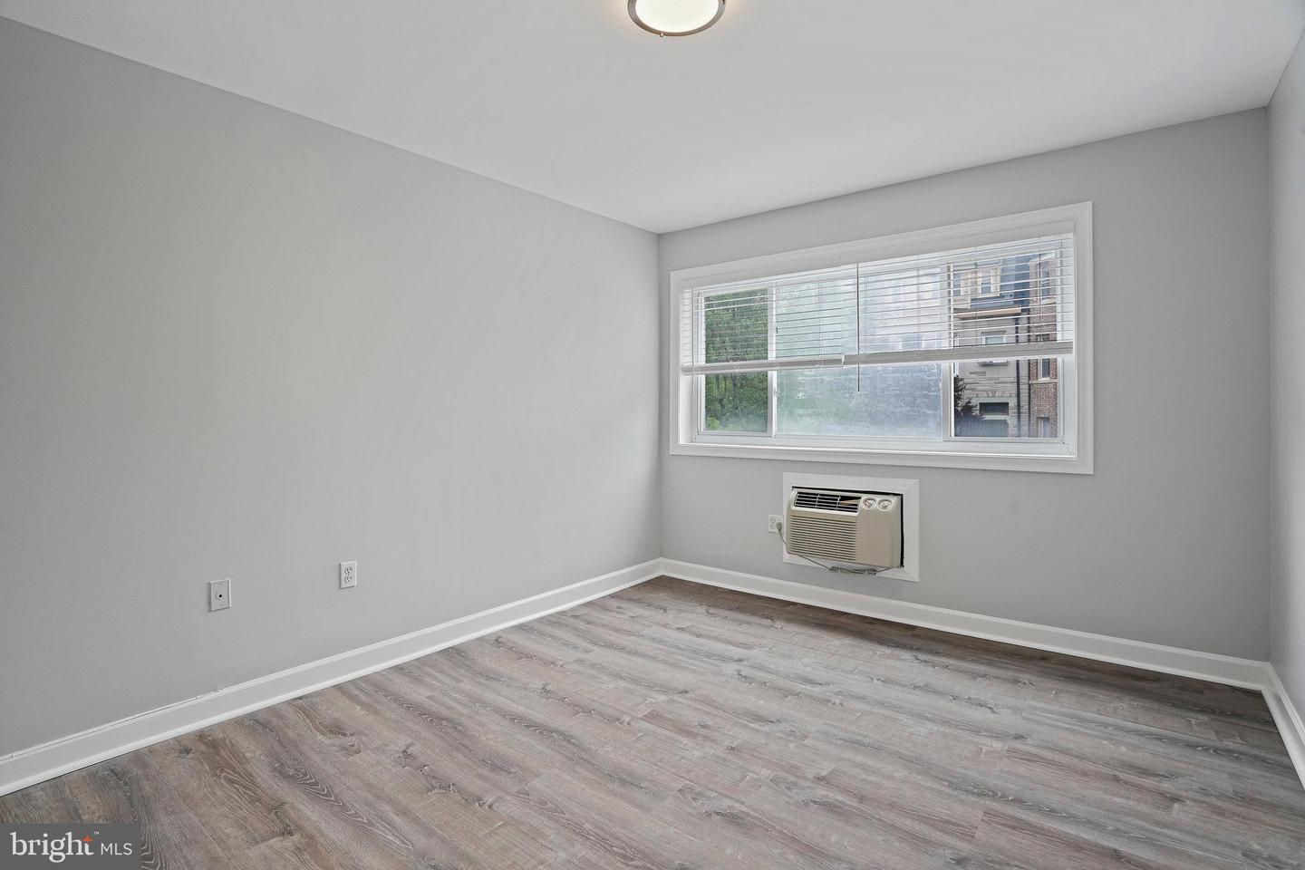 1420 CLIFTON ST NW #208, WASHINGTON, District Of Columbia 20009, 2 Bedrooms Bedrooms, ,1 BathroomBathrooms,Residential,For sale,1420 CLIFTON ST NW #208,DCDC2207638 MLS # DCDC2207638