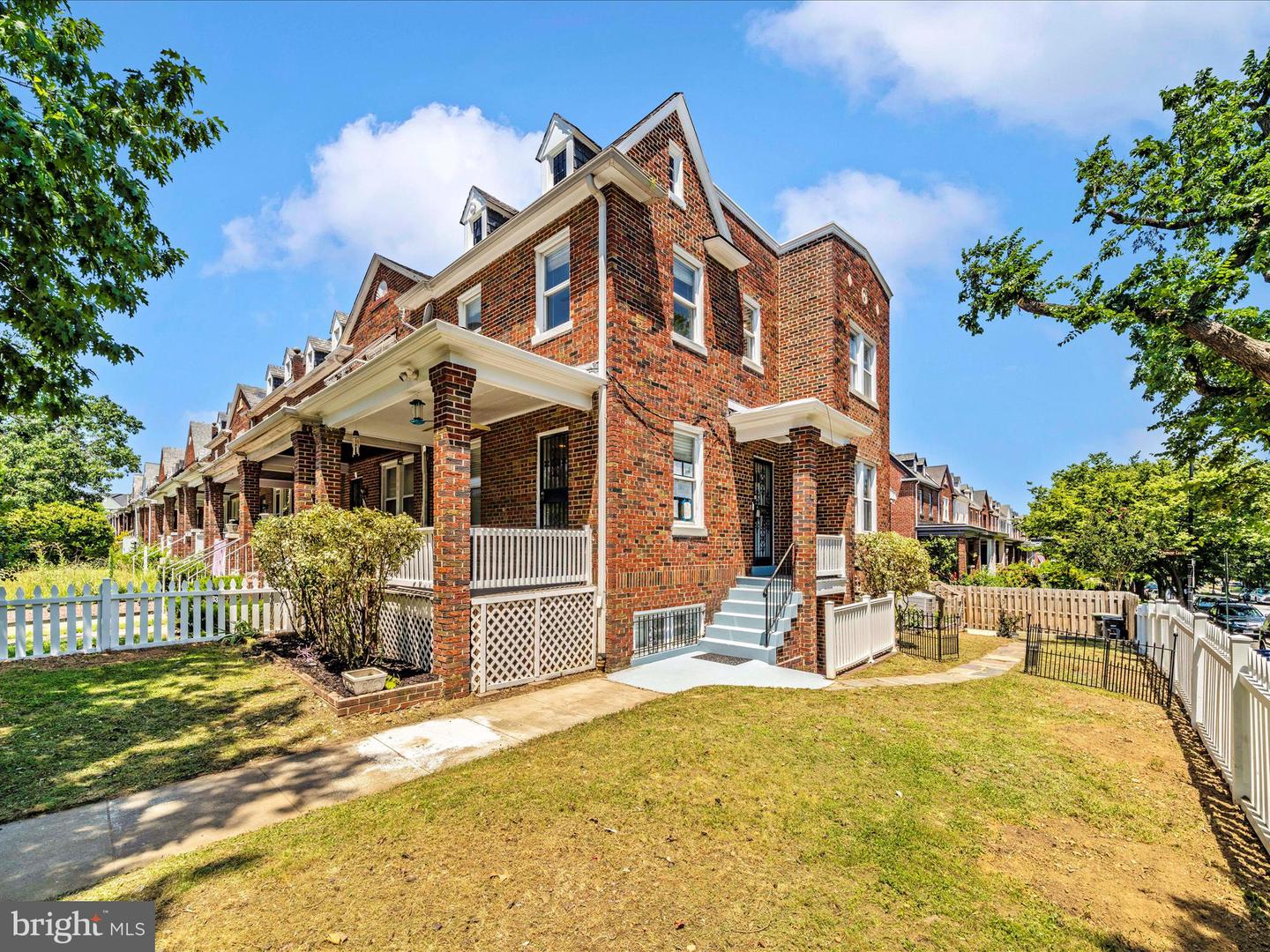 1634 C ST NE, WASHINGTON, District Of Columbia 20002, 4 Bedrooms Bedrooms, ,3 BathroomsBathrooms,Residential,For sale,1634 C ST NE,DCDC2207708 MLS # DCDC2207708