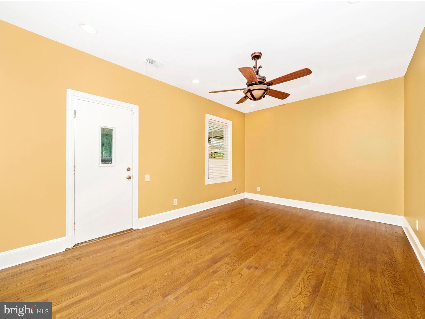 1634 C ST NE, WASHINGTON, District Of Columbia 20002, 4 Bedrooms Bedrooms, ,3 BathroomsBathrooms,Residential,For sale,1634 C ST NE,DCDC2207708 MLS # DCDC2207708