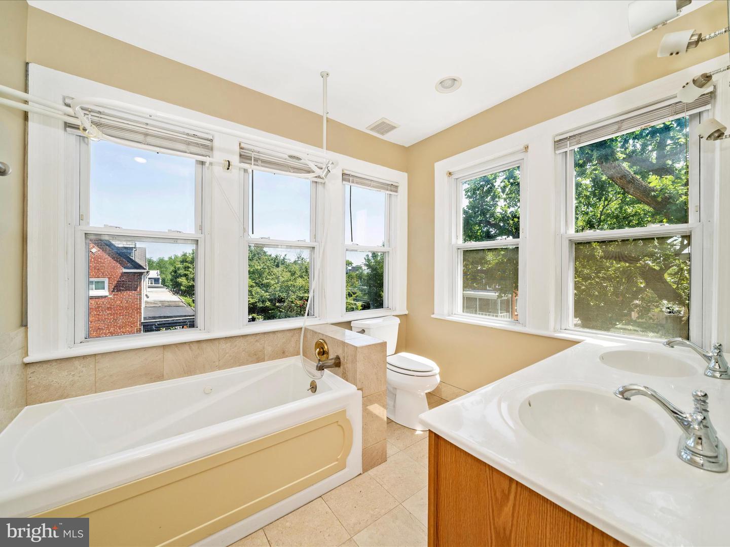 1634 C ST NE, WASHINGTON, District Of Columbia 20002, 4 Bedrooms Bedrooms, ,3 BathroomsBathrooms,Residential,For sale,1634 C ST NE,DCDC2207708 MLS # DCDC2207708