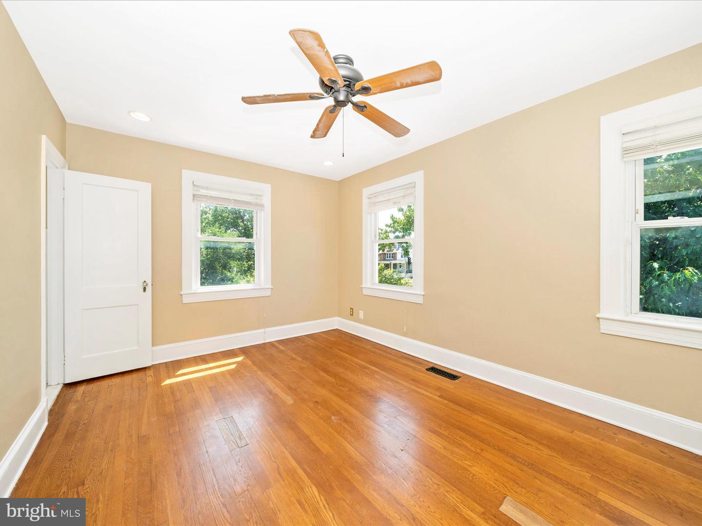 1634 C ST NE, WASHINGTON, District Of Columbia 20002, 4 Bedrooms Bedrooms, ,3 BathroomsBathrooms,Residential,For sale,1634 C ST NE,DCDC2207708 MLS # DCDC2207708