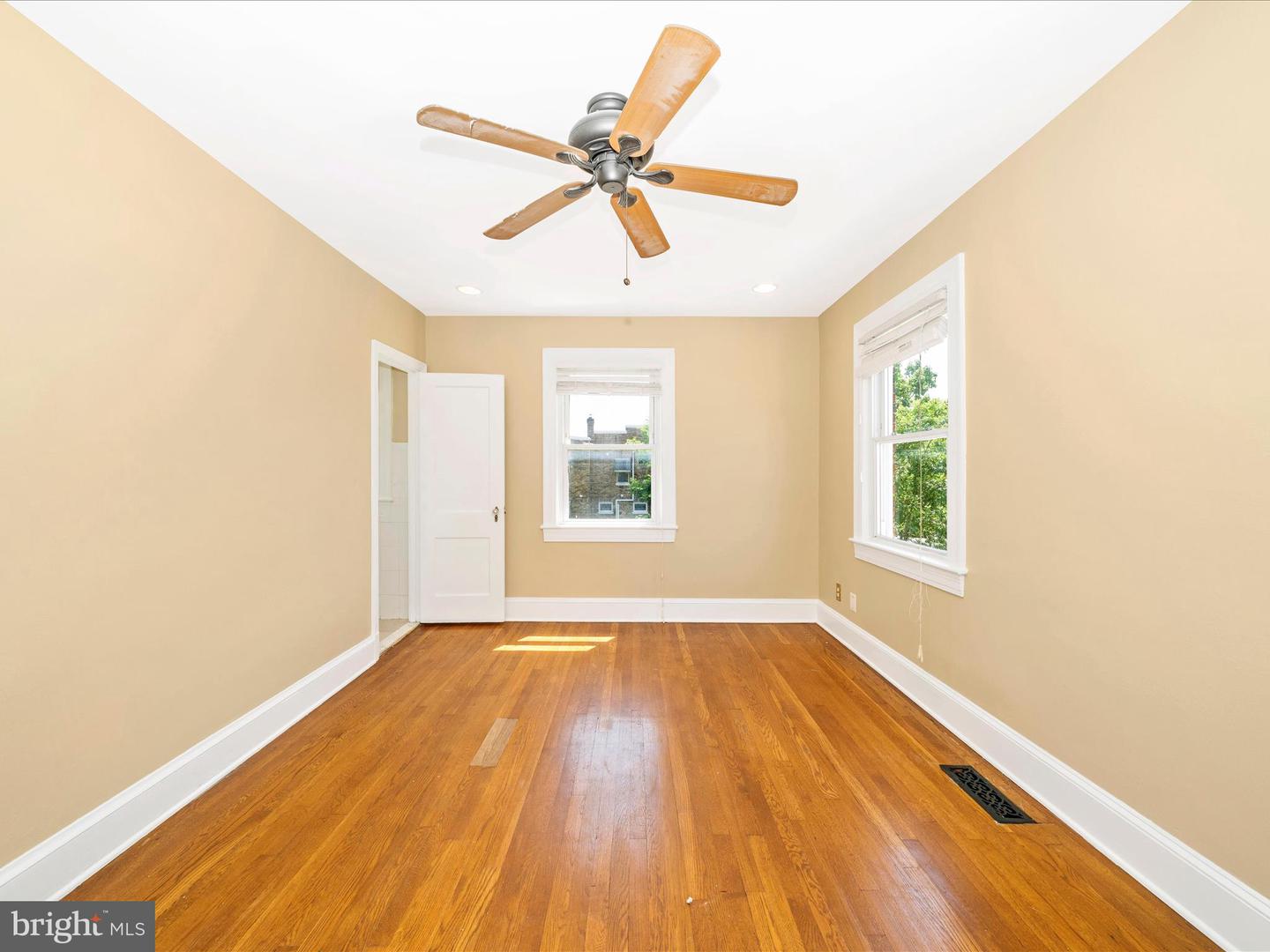 1634 C ST NE, WASHINGTON, District Of Columbia 20002, 4 Bedrooms Bedrooms, ,3 BathroomsBathrooms,Residential,For sale,1634 C ST NE,DCDC2207708 MLS # DCDC2207708