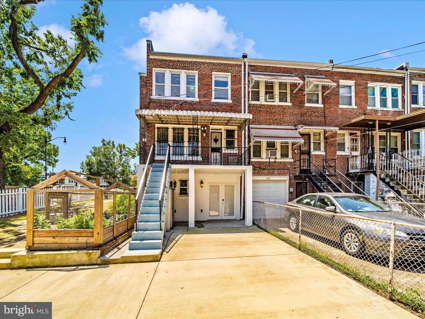 1634 C ST NE, WASHINGTON, District Of Columbia 20002, 4 Bedrooms Bedrooms, ,3 BathroomsBathrooms,Residential,For sale,1634 C ST NE,DCDC2207708 MLS # DCDC2207708