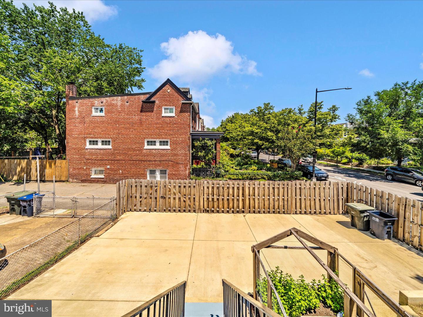 1634 C ST NE, WASHINGTON, District Of Columbia 20002, 4 Bedrooms Bedrooms, ,3 BathroomsBathrooms,Residential,For sale,1634 C ST NE,DCDC2207708 MLS # DCDC2207708