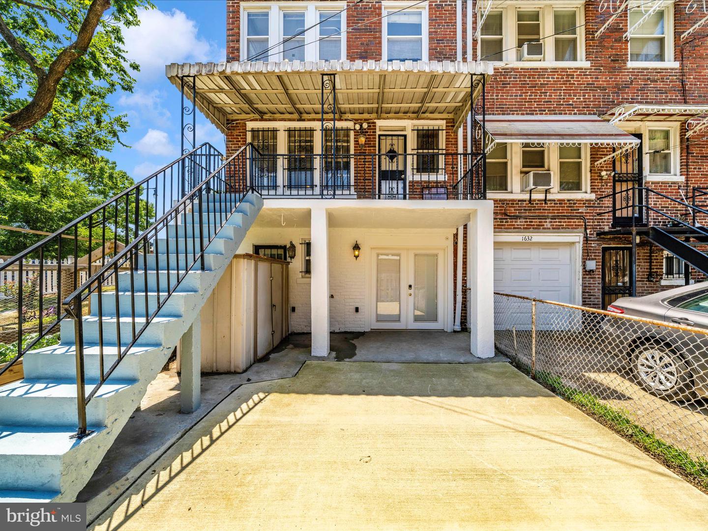 1634 C ST NE, WASHINGTON, District Of Columbia 20002, 4 Bedrooms Bedrooms, ,3 BathroomsBathrooms,Residential,For sale,1634 C ST NE,DCDC2207708 MLS # DCDC2207708