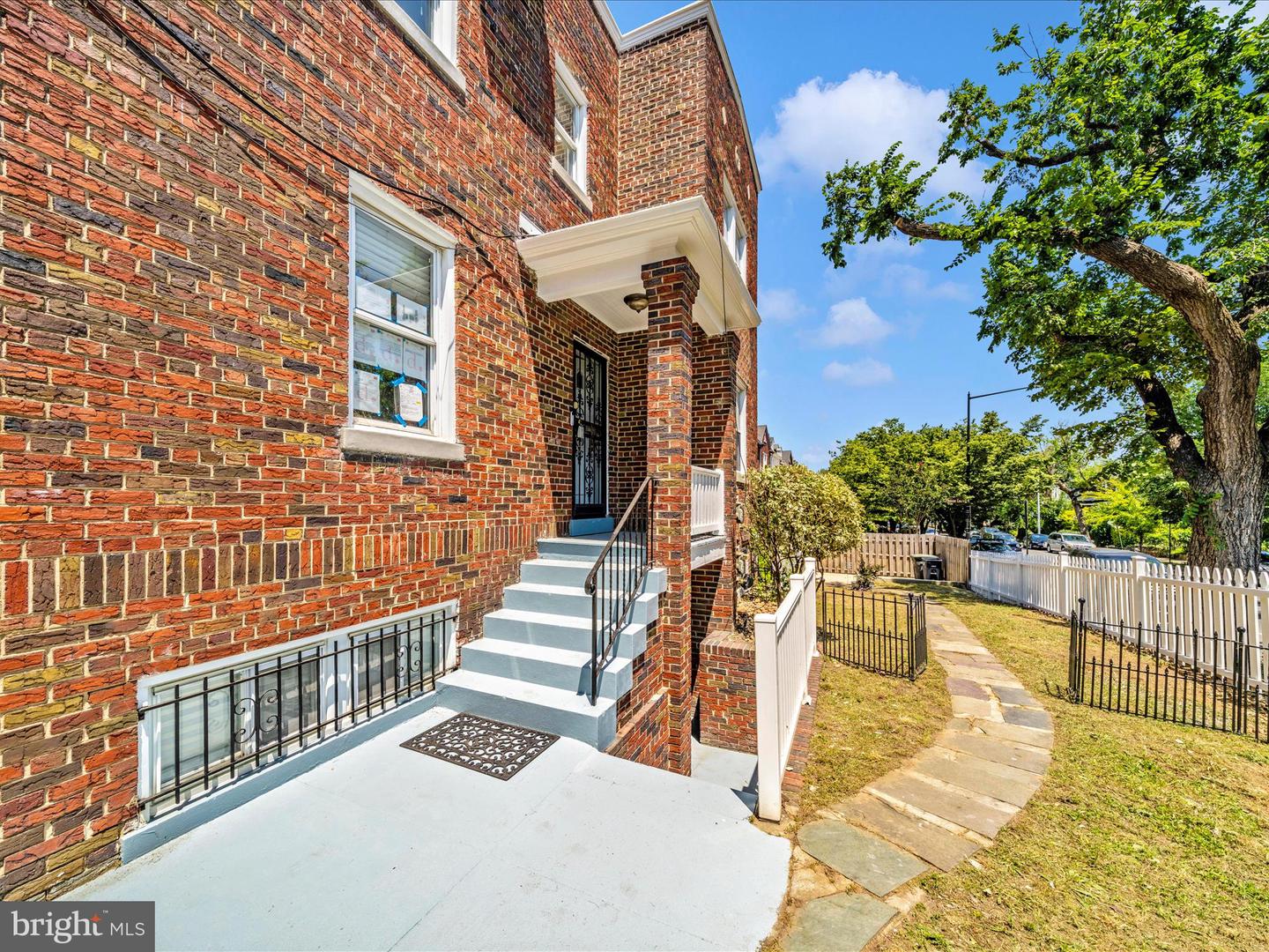 1634 C ST NE, WASHINGTON, District Of Columbia 20002, 4 Bedrooms Bedrooms, ,3 BathroomsBathrooms,Residential,For sale,1634 C ST NE,DCDC2207708 MLS # DCDC2207708
