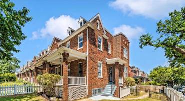 1634 C ST NE, WASHINGTON, District Of Columbia 20002, 4 Bedrooms Bedrooms, ,3 BathroomsBathrooms,Residential,For sale,1634 C ST NE,DCDC2207708 MLS # DCDC2207708