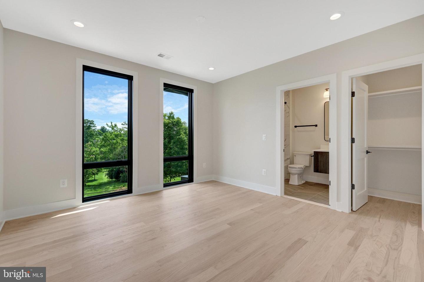 6514 BYRNES DR, MCLEAN, Virginia 22101, 6 Bedrooms Bedrooms, ,6 BathroomsBathrooms,Residential,For sale,6514 BYRNES DR,VAFX2252218 MLS # VAFX2252218