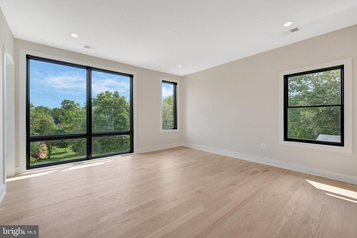 6514 BYRNES DR, MCLEAN, Virginia 22101, 6 Bedrooms Bedrooms, ,6 BathroomsBathrooms,Residential,For sale,6514 BYRNES DR,VAFX2252218 MLS # VAFX2252218