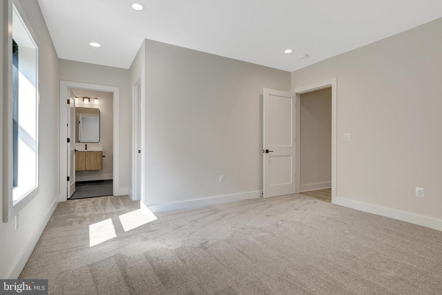 6514 BYRNES DR, MCLEAN, Virginia 22101, 6 Bedrooms Bedrooms, ,6 BathroomsBathrooms,Residential,For sale,6514 BYRNES DR,VAFX2252218 MLS # VAFX2252218