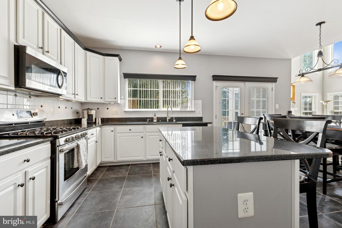 8899 TENBURY CT, BRISTOW, Virginia 20136, 4 Bedrooms Bedrooms, ,3 BathroomsBathrooms,Residential,For sale,8899 TENBURY CT,VAPW2098108 MLS # VAPW2098108