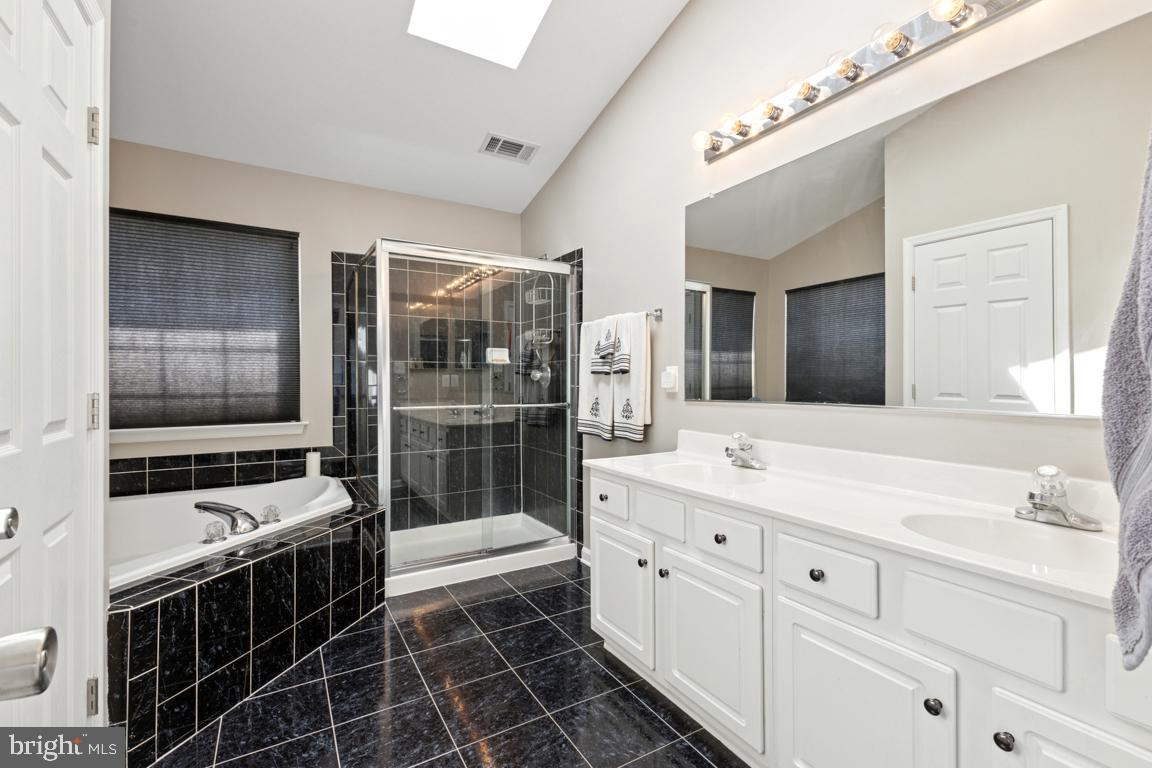 8899 TENBURY CT, BRISTOW, Virginia 20136, 4 Bedrooms Bedrooms, ,3 BathroomsBathrooms,Residential,For sale,8899 TENBURY CT,VAPW2098108 MLS # VAPW2098108