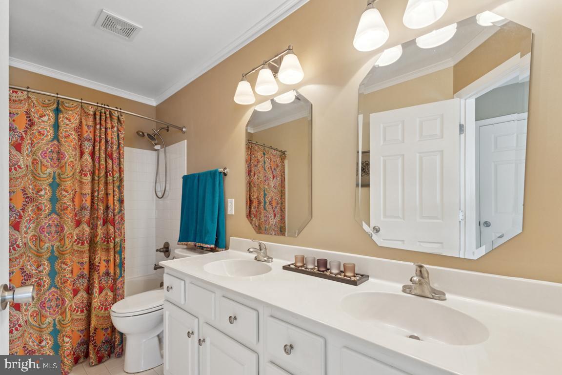 8899 TENBURY CT, BRISTOW, Virginia 20136, 4 Bedrooms Bedrooms, ,3 BathroomsBathrooms,Residential,For sale,8899 TENBURY CT,VAPW2098108 MLS # VAPW2098108