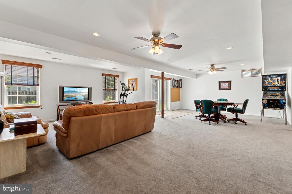 8899 TENBURY CT, BRISTOW, Virginia 20136, 4 Bedrooms Bedrooms, ,3 BathroomsBathrooms,Residential,For sale,8899 TENBURY CT,VAPW2098108 MLS # VAPW2098108