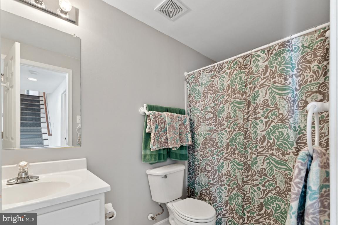 8899 TENBURY CT, BRISTOW, Virginia 20136, 4 Bedrooms Bedrooms, ,3 BathroomsBathrooms,Residential,For sale,8899 TENBURY CT,VAPW2098108 MLS # VAPW2098108