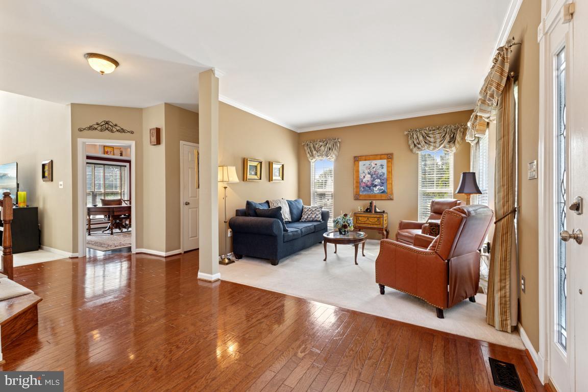 8899 TENBURY CT, BRISTOW, Virginia 20136, 4 Bedrooms Bedrooms, ,3 BathroomsBathrooms,Residential,For sale,8899 TENBURY CT,VAPW2098108 MLS # VAPW2098108