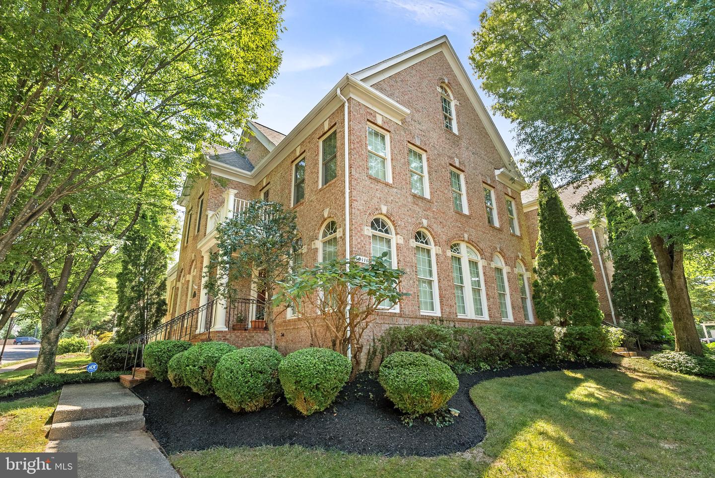 10111 BALLYNAHOWN CIR, FAIRFAX, Virginia 22030, 4 Bedrooms Bedrooms, ,4 BathroomsBathrooms,Residential,For sale,10111 BALLYNAHOWN CIR,VAFC2006530 MLS # VAFC2006530
