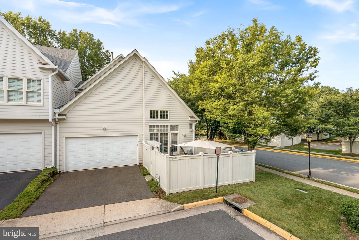 10111 BALLYNAHOWN CIR, FAIRFAX, Virginia 22030, 4 Bedrooms Bedrooms, ,4 BathroomsBathrooms,Residential,For sale,10111 BALLYNAHOWN CIR,VAFC2006530 MLS # VAFC2006530