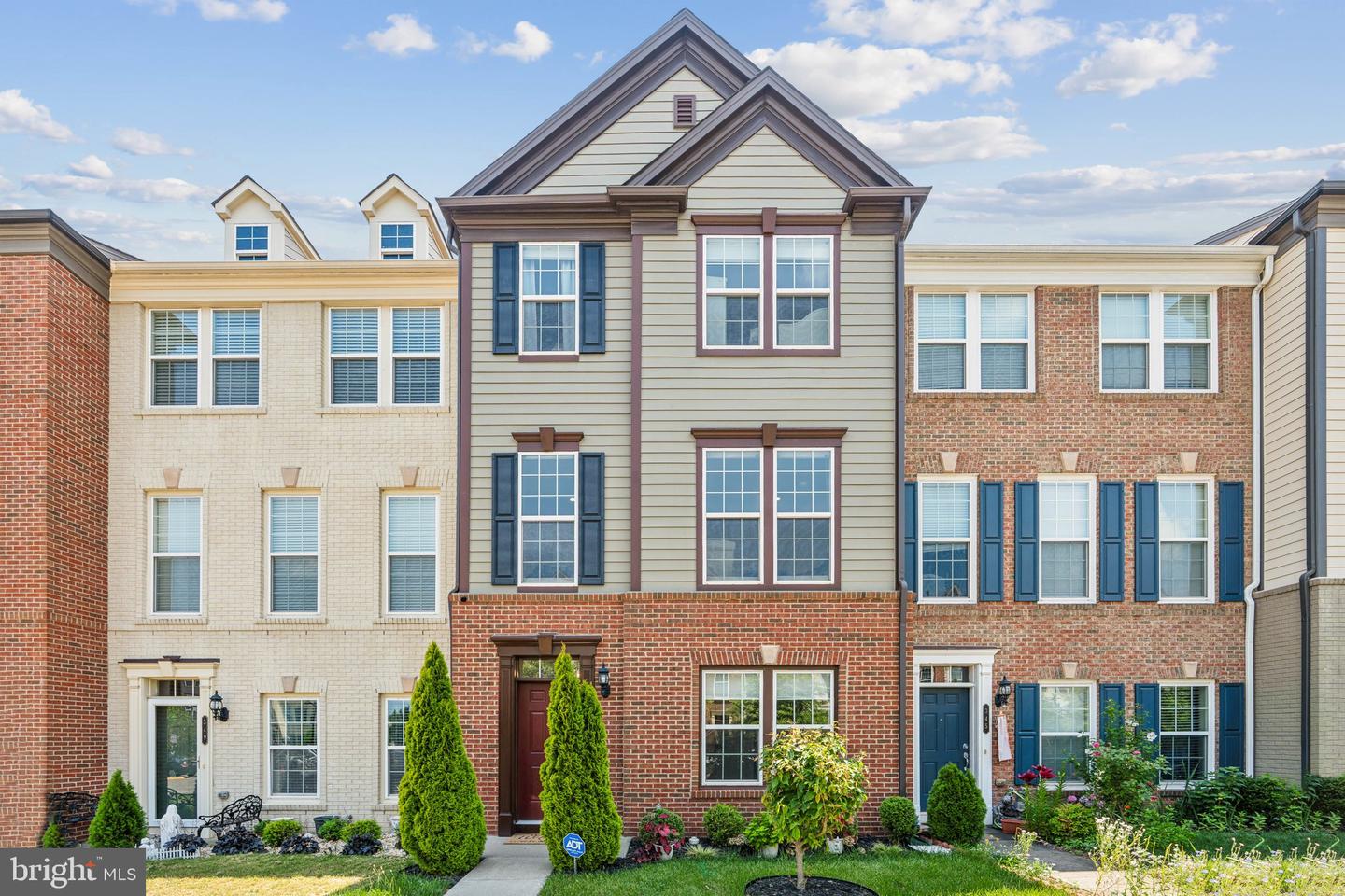 347 PINK AZALEA TER SE, LEESBURG, Virginia 20175, 4 Bedrooms Bedrooms, ,3 BathroomsBathrooms,Residential,For sale,347 PINK AZALEA TER SE,VALO2100586 MLS # VALO2100586