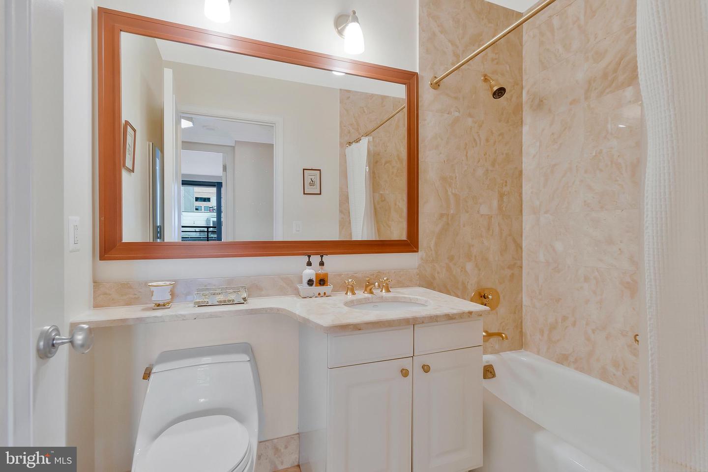 1155 23RD ST NW #5L, WASHINGTON, District Of Columbia 20037, 2 Bedrooms Bedrooms, ,2 BathroomsBathrooms,Residential,For sale,1155 23RD ST NW #5L,DCDC2207884 MLS # DCDC2207884