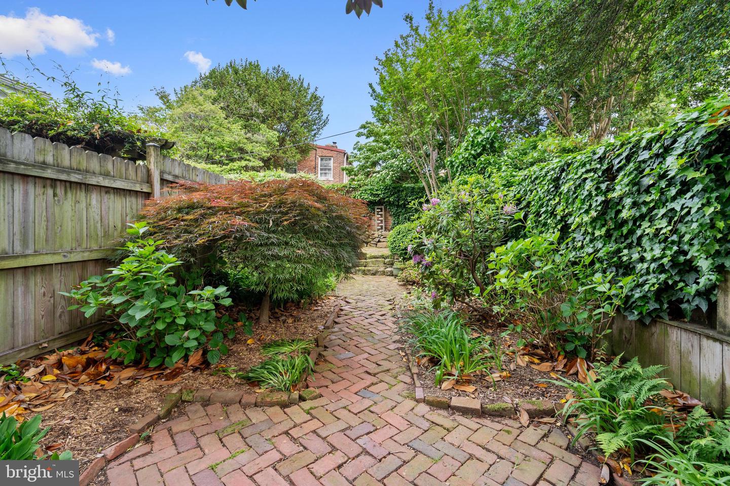416 S FAIRFAX ST S, ALEXANDRIA, Virginia 22314, 3 Bedrooms Bedrooms, ,1 BathroomBathrooms,Residential,For sale,416 S FAIRFAX ST S,VAAX2046942 MLS # VAAX2046942