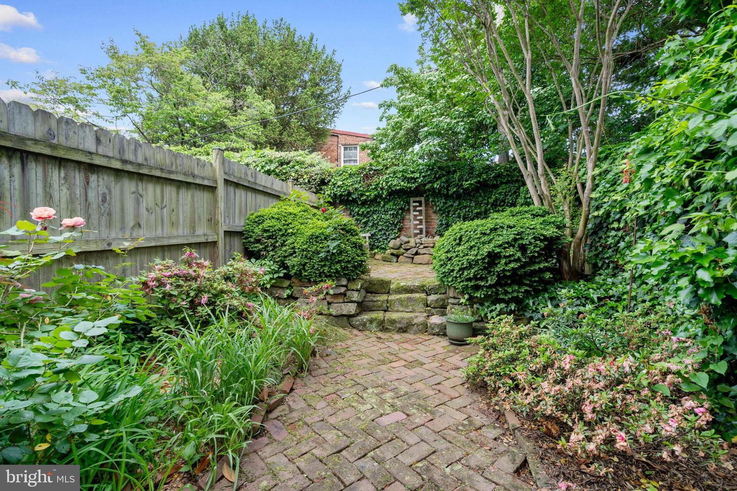 416 S FAIRFAX ST S, ALEXANDRIA, Virginia 22314, 3 Bedrooms Bedrooms, ,1 BathroomBathrooms,Residential,For sale,416 S FAIRFAX ST S,VAAX2046942 MLS # VAAX2046942