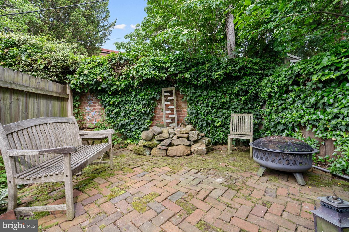 416 S FAIRFAX ST S, ALEXANDRIA, Virginia 22314, 3 Bedrooms Bedrooms, ,1 BathroomBathrooms,Residential,For sale,416 S FAIRFAX ST S,VAAX2046942 MLS # VAAX2046942