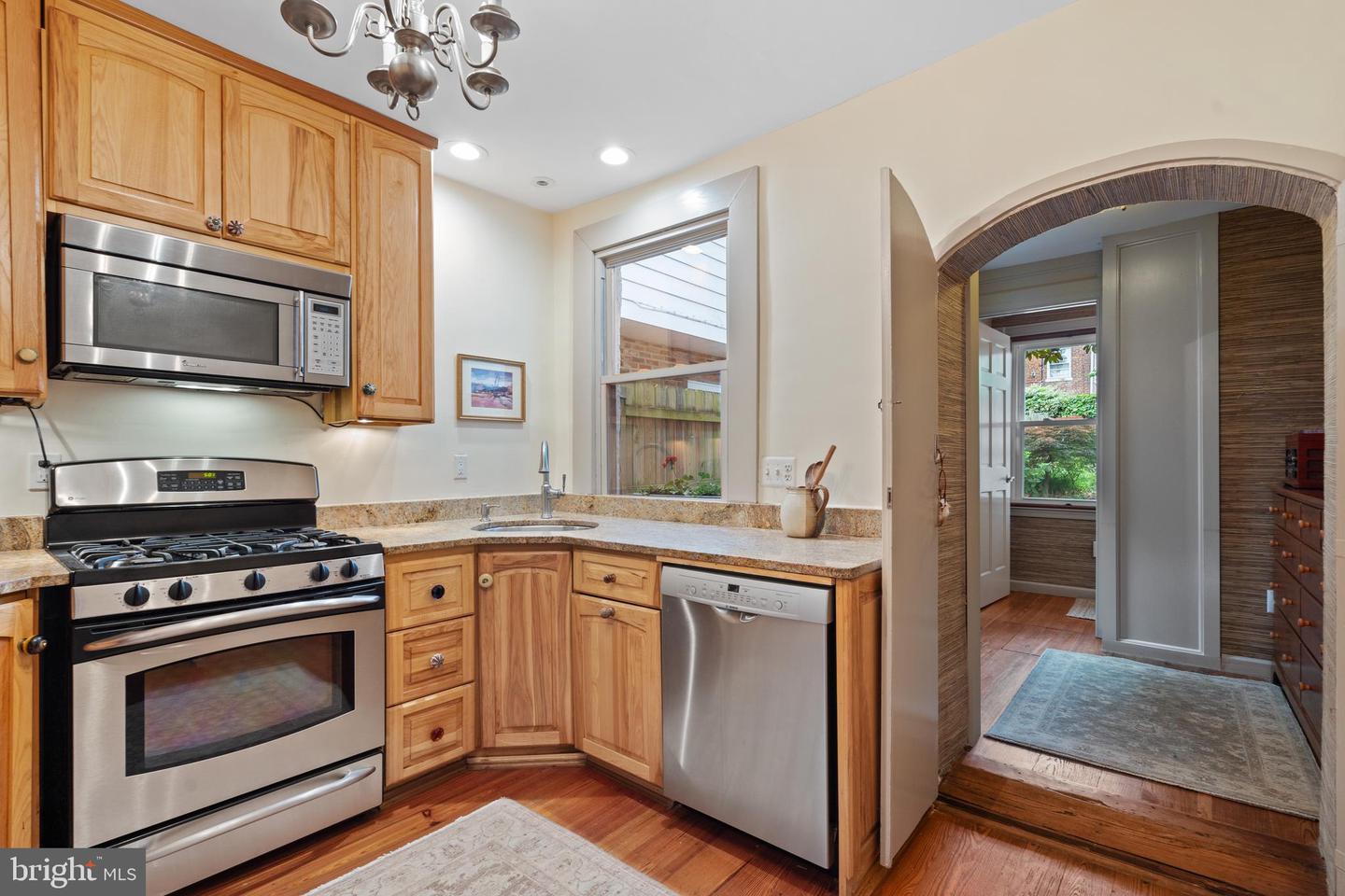 416 S FAIRFAX ST S, ALEXANDRIA, Virginia 22314, 3 Bedrooms Bedrooms, ,1 BathroomBathrooms,Residential,For sale,416 S FAIRFAX ST S,VAAX2046942 MLS # VAAX2046942