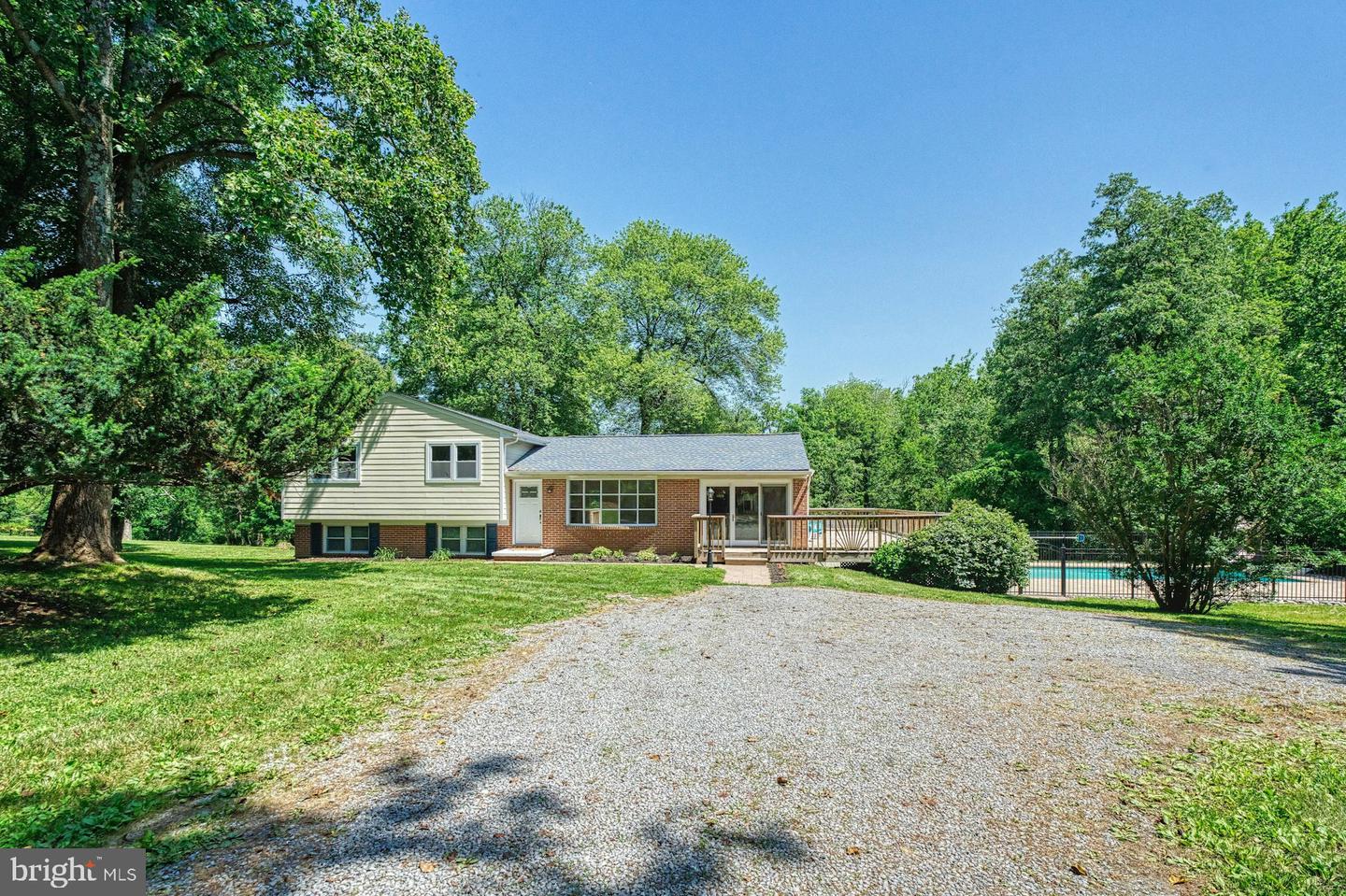 38308 LONG LN, LOVETTSVILLE, Virginia 20180, 3 Bedrooms Bedrooms, ,3 BathroomsBathrooms,Residential,For sale,38308 LONG LN,VALO2100632 MLS # VALO2100632