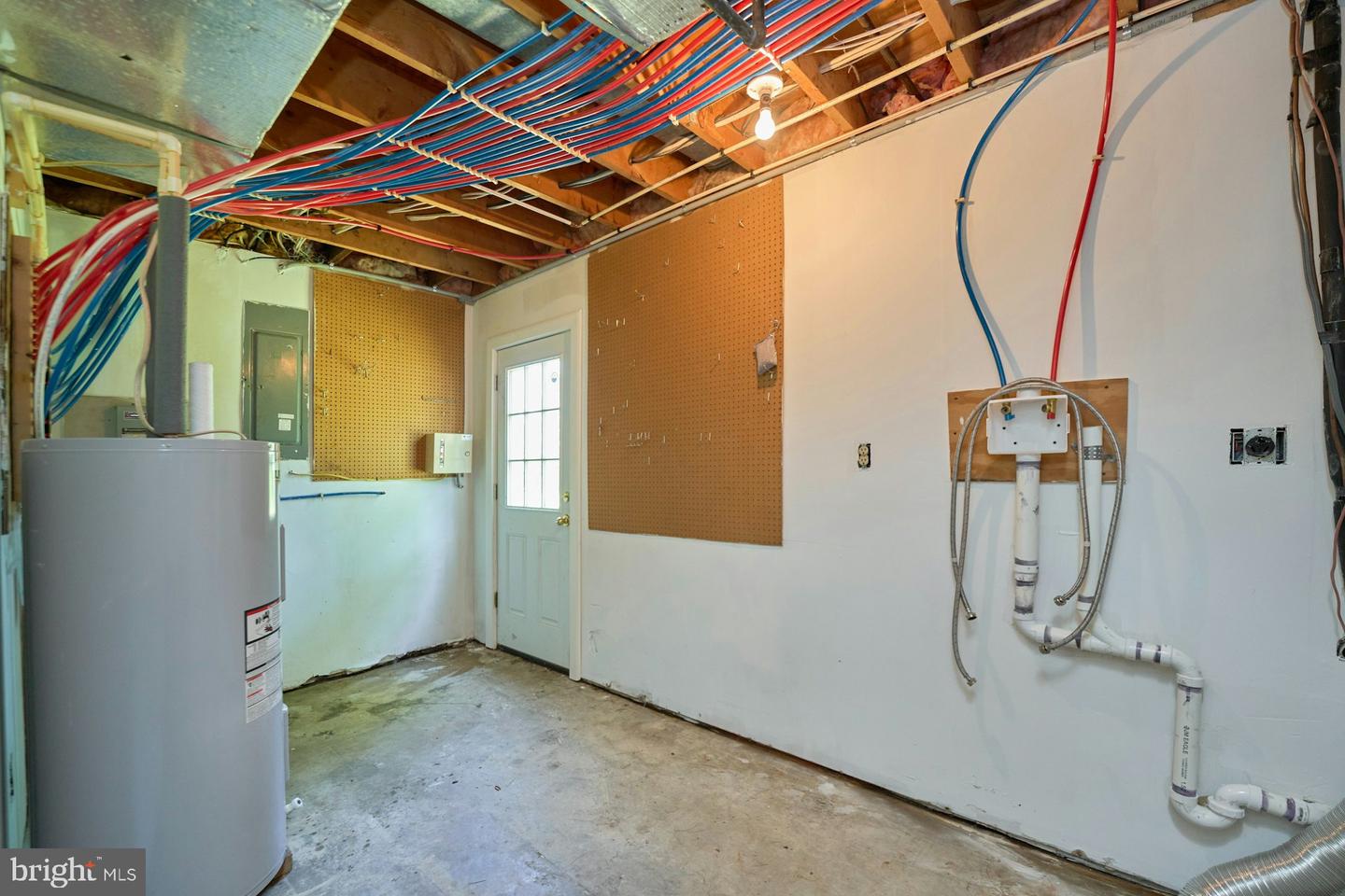 38308 LONG LN, LOVETTSVILLE, Virginia 20180, 3 Bedrooms Bedrooms, ,3 BathroomsBathrooms,Residential,For sale,38308 LONG LN,VALO2100632 MLS # VALO2100632