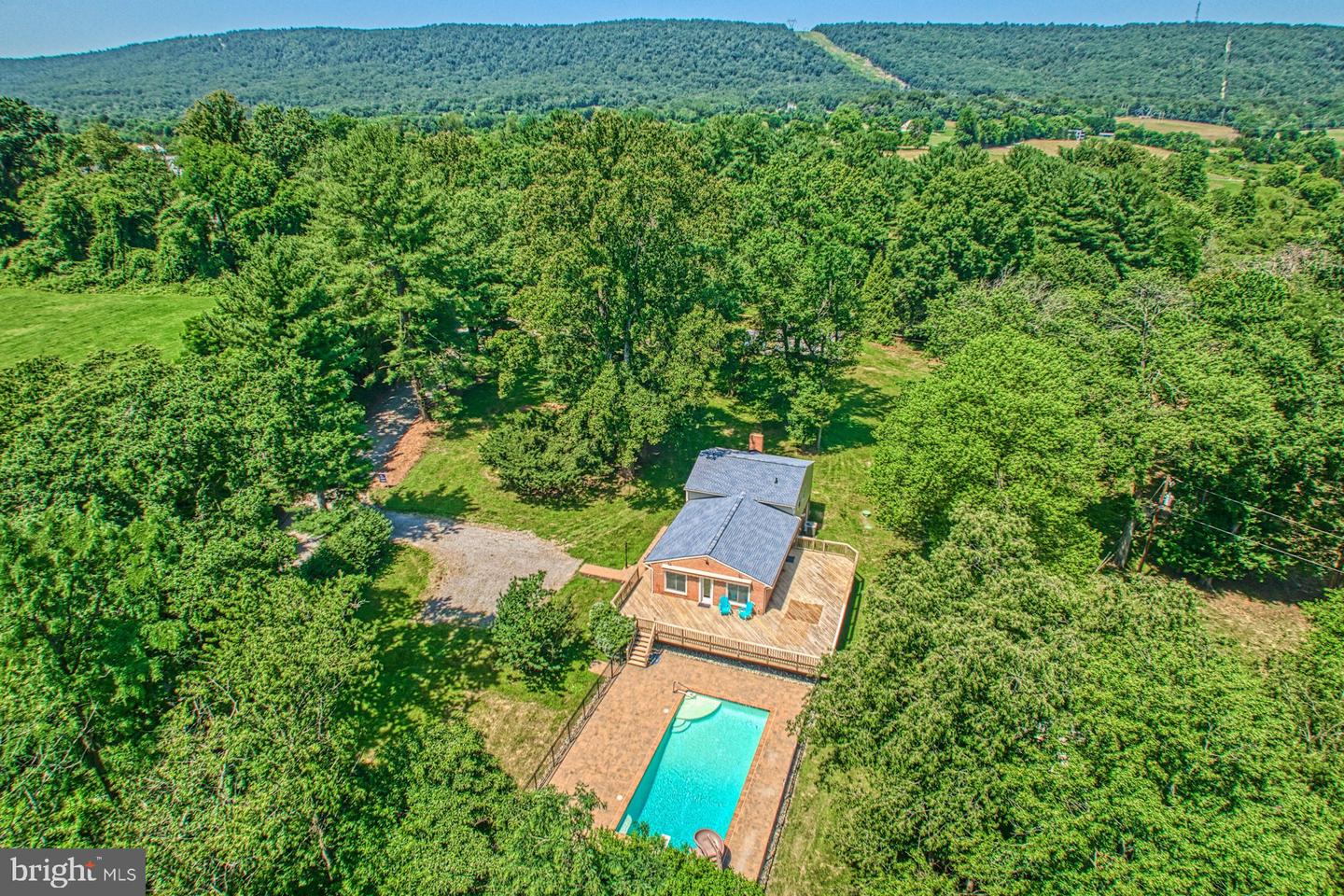 38308 LONG LN, LOVETTSVILLE, Virginia 20180, 3 Bedrooms Bedrooms, ,3 BathroomsBathrooms,Residential,For sale,38308 LONG LN,VALO2100632 MLS # VALO2100632