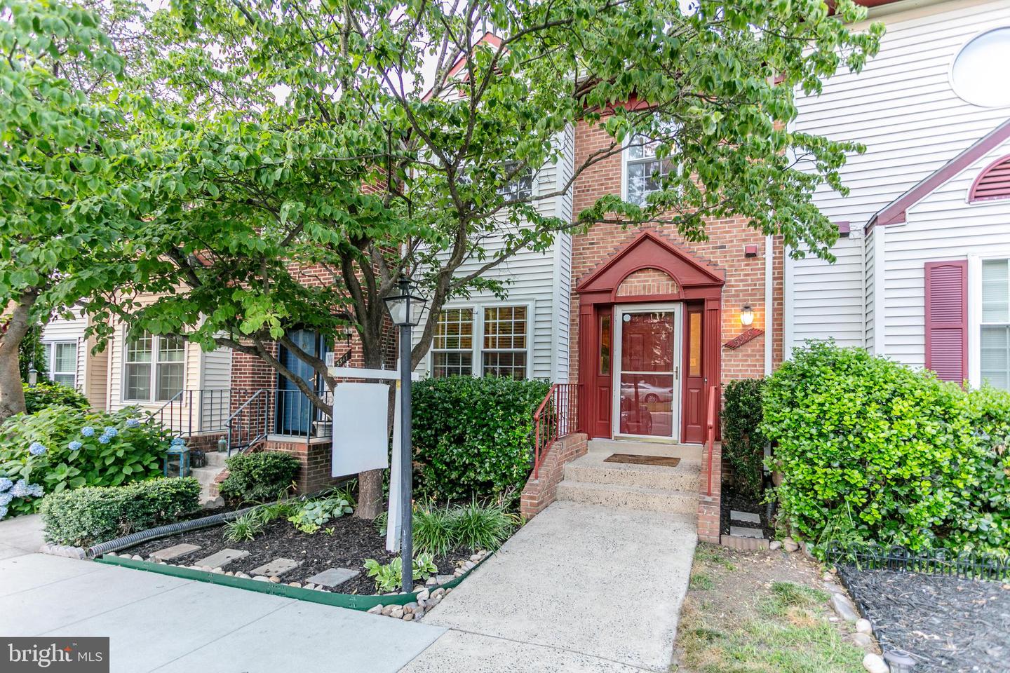 5919 HIGH MEADOW RD, ALEXANDRIA, Virginia 22310, 3 Bedrooms Bedrooms, ,3 BathroomsBathrooms,Residential,For sale,5919 HIGH MEADOW RD,VAFX2251384 MLS # VAFX2251384