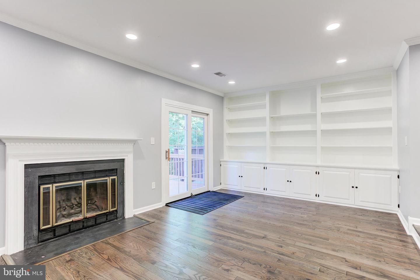 5919 HIGH MEADOW RD, ALEXANDRIA, Virginia 22310, 3 Bedrooms Bedrooms, ,3 BathroomsBathrooms,Residential,For sale,5919 HIGH MEADOW RD,VAFX2251384 MLS # VAFX2251384