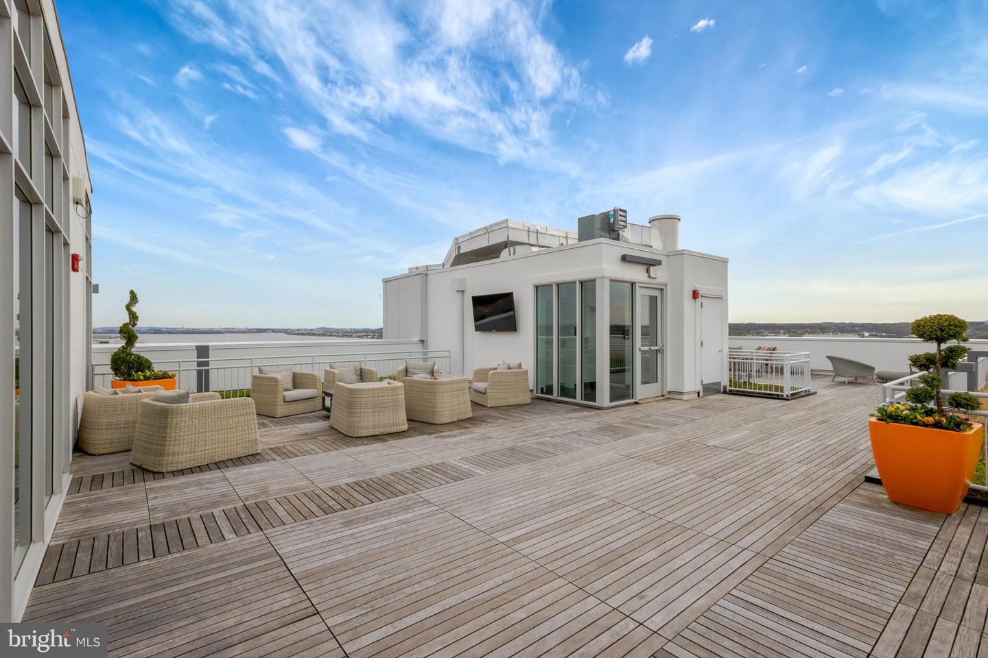 925 N FAIRFAX ST #610, ALEXANDRIA, Virginia 22314, 2 Bedrooms Bedrooms, ,2 BathroomsBathrooms,Residential,For sale,925 N FAIRFAX ST #610,VAAX2046952 MLS # VAAX2046952
