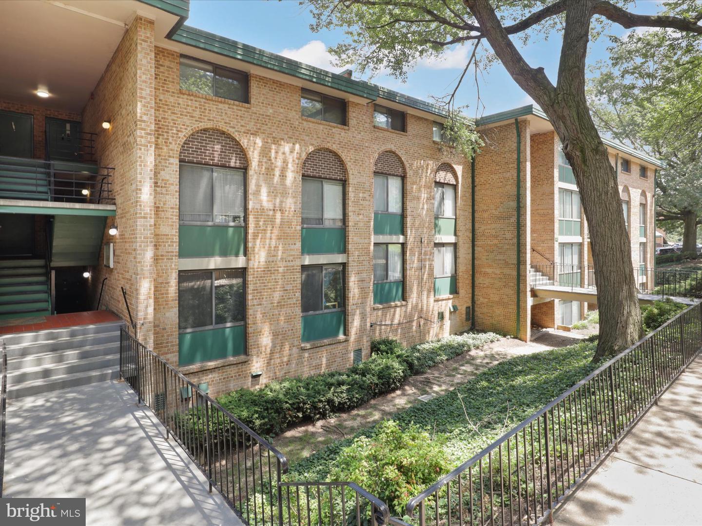 509 N ARMISTEAD ST #303, ALEXANDRIA, Virginia 22312, 3 Bedrooms Bedrooms, ,1 BathroomBathrooms,Residential,For sale,509 N ARMISTEAD ST #303,VAAX2046956 MLS # VAAX2046956