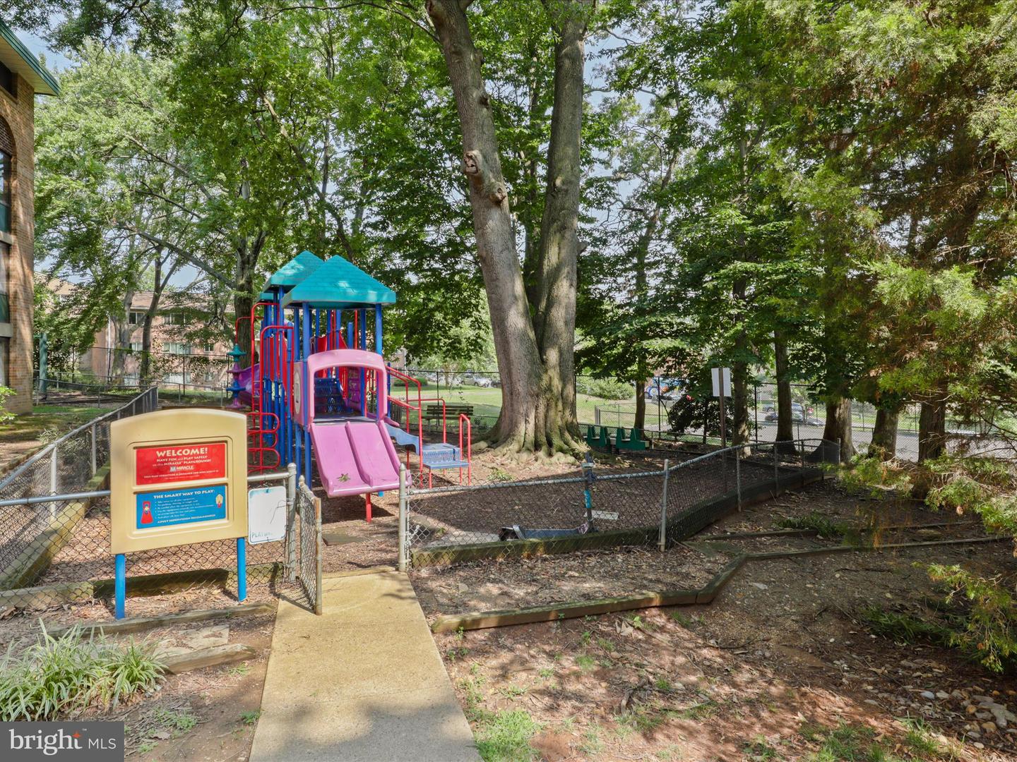 509 N ARMISTEAD ST #303, ALEXANDRIA, Virginia 22312, 3 Bedrooms Bedrooms, ,1 BathroomBathrooms,Residential,For sale,509 N ARMISTEAD ST #303,VAAX2046956 MLS # VAAX2046956 509 N ARMISTEAD ST #303, ALEXANDRIA, Virginia 22312, 3 Bedrooms Bedrooms, ,1 BathroomBathrooms,Residential,For sale,509 N ARMISTEAD ST #303,VAAX2046956 MLS # VAAX2046956