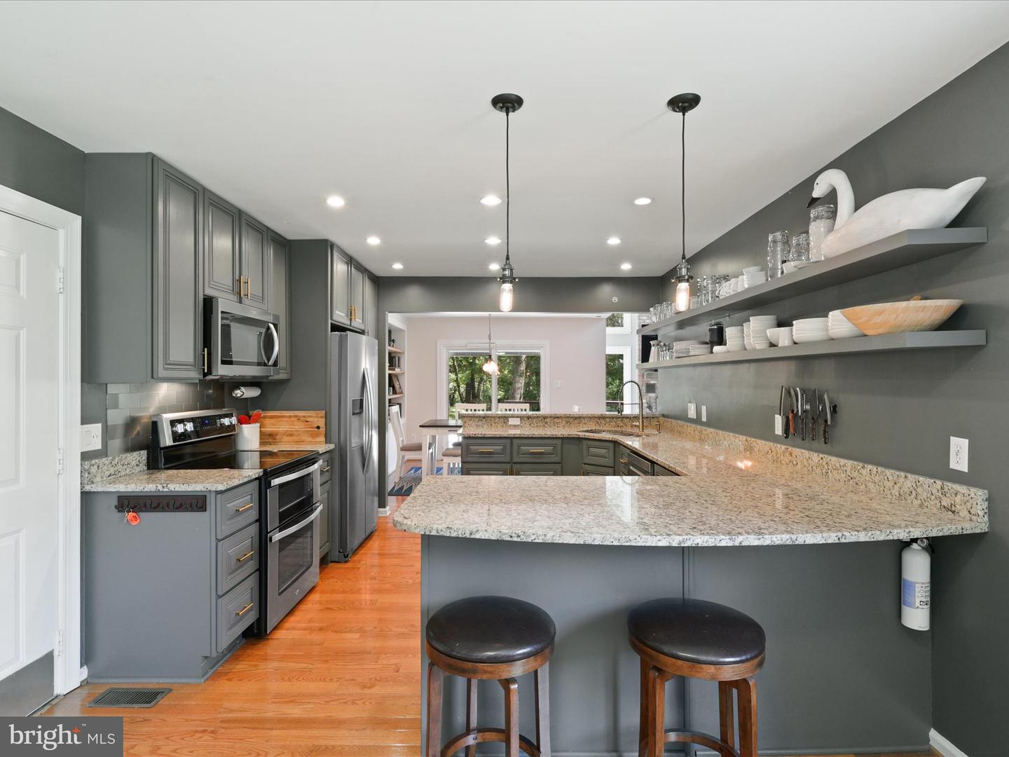13505 CLEAR LAKE CT, HERNDON, Virginia 20171, 4 Bedrooms Bedrooms, ,2 BathroomsBathrooms,Residential,For sale,13505 CLEAR LAKE CT,VAFX2252252 MLS # VAFX2252252