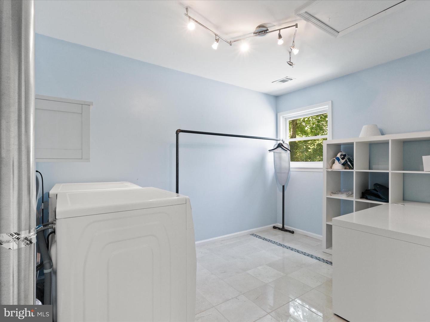 13505 CLEAR LAKE CT, HERNDON, Virginia 20171, 4 Bedrooms Bedrooms, ,2 BathroomsBathrooms,Residential,For sale,13505 CLEAR LAKE CT,VAFX2252252 MLS # VAFX2252252