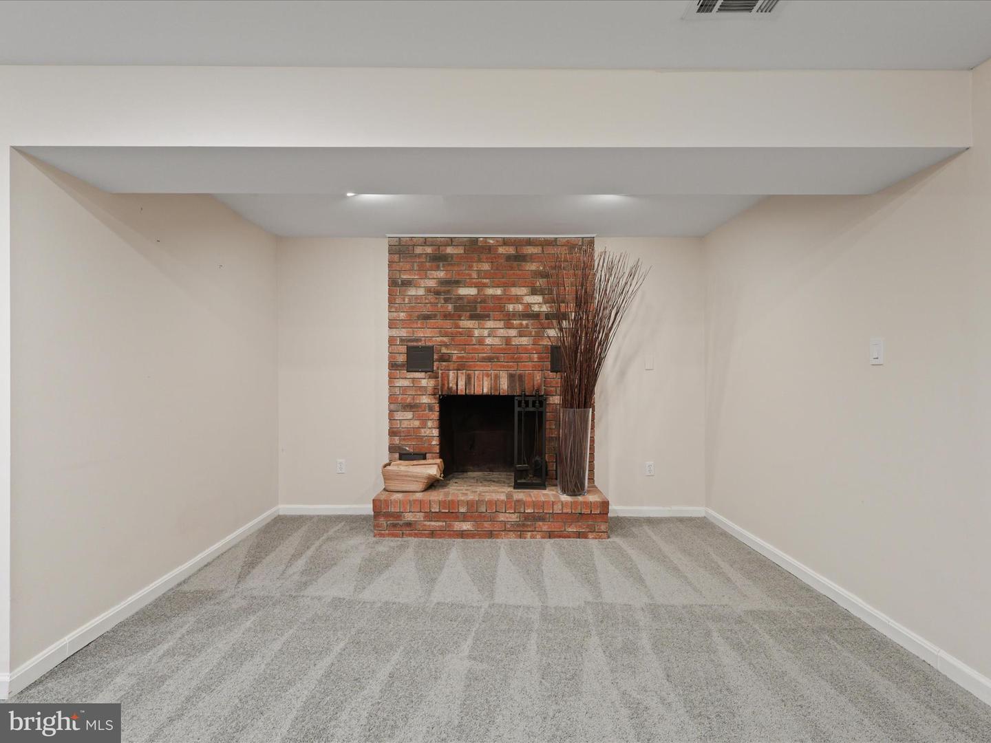 13505 CLEAR LAKE CT, HERNDON, Virginia 20171, 4 Bedrooms Bedrooms, ,2 BathroomsBathrooms,Residential,For sale,13505 CLEAR LAKE CT,VAFX2252252 MLS # VAFX2252252