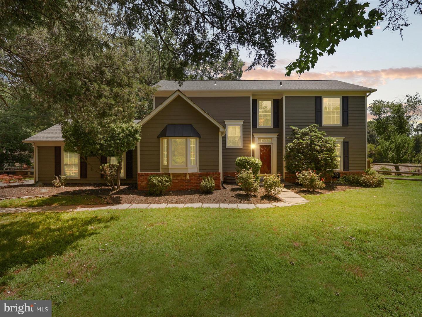 13505 CLEAR LAKE CT, HERNDON, Virginia 20171, 4 Bedrooms Bedrooms, ,2 BathroomsBathrooms,Residential,For sale,13505 CLEAR LAKE CT,VAFX2252252 MLS # VAFX2252252