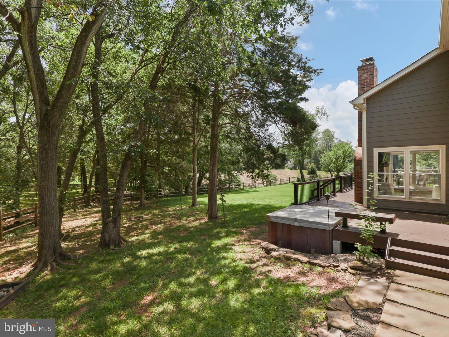 13505 CLEAR LAKE CT, HERNDON, Virginia 20171, 4 Bedrooms Bedrooms, ,2 BathroomsBathrooms,Residential,For sale,13505 CLEAR LAKE CT,VAFX2252252 MLS # VAFX2252252