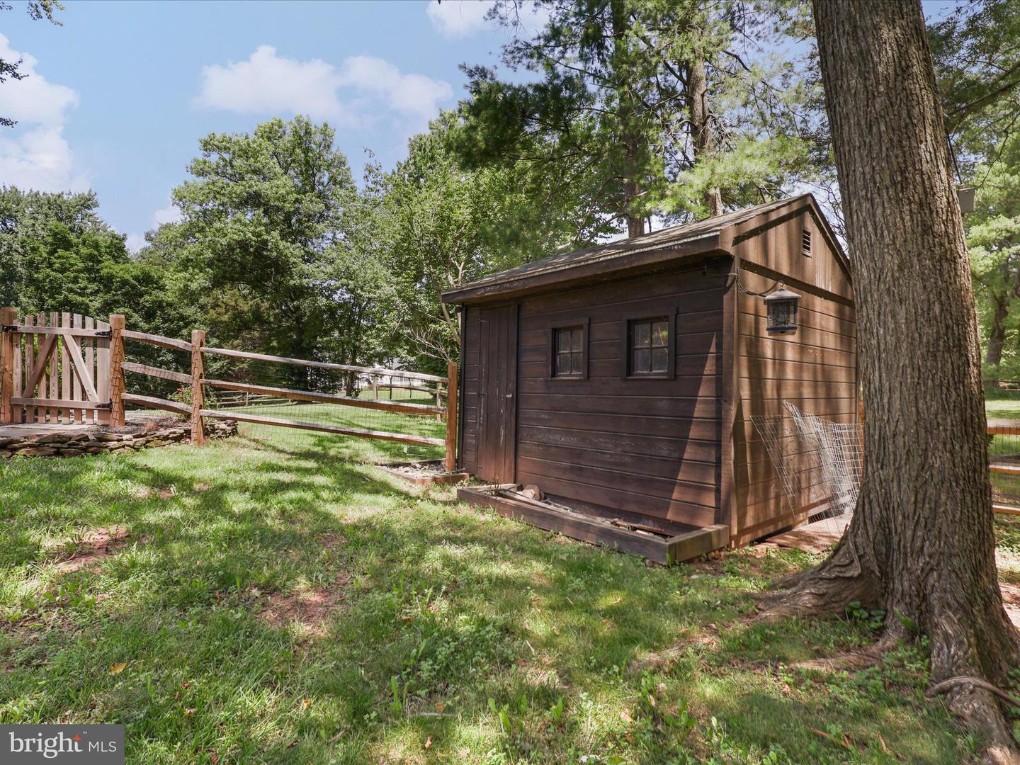 13505 CLEAR LAKE CT, HERNDON, Virginia 20171, 4 Bedrooms Bedrooms, ,2 BathroomsBathrooms,Residential,For sale,13505 CLEAR LAKE CT,VAFX2252252 MLS # VAFX2252252