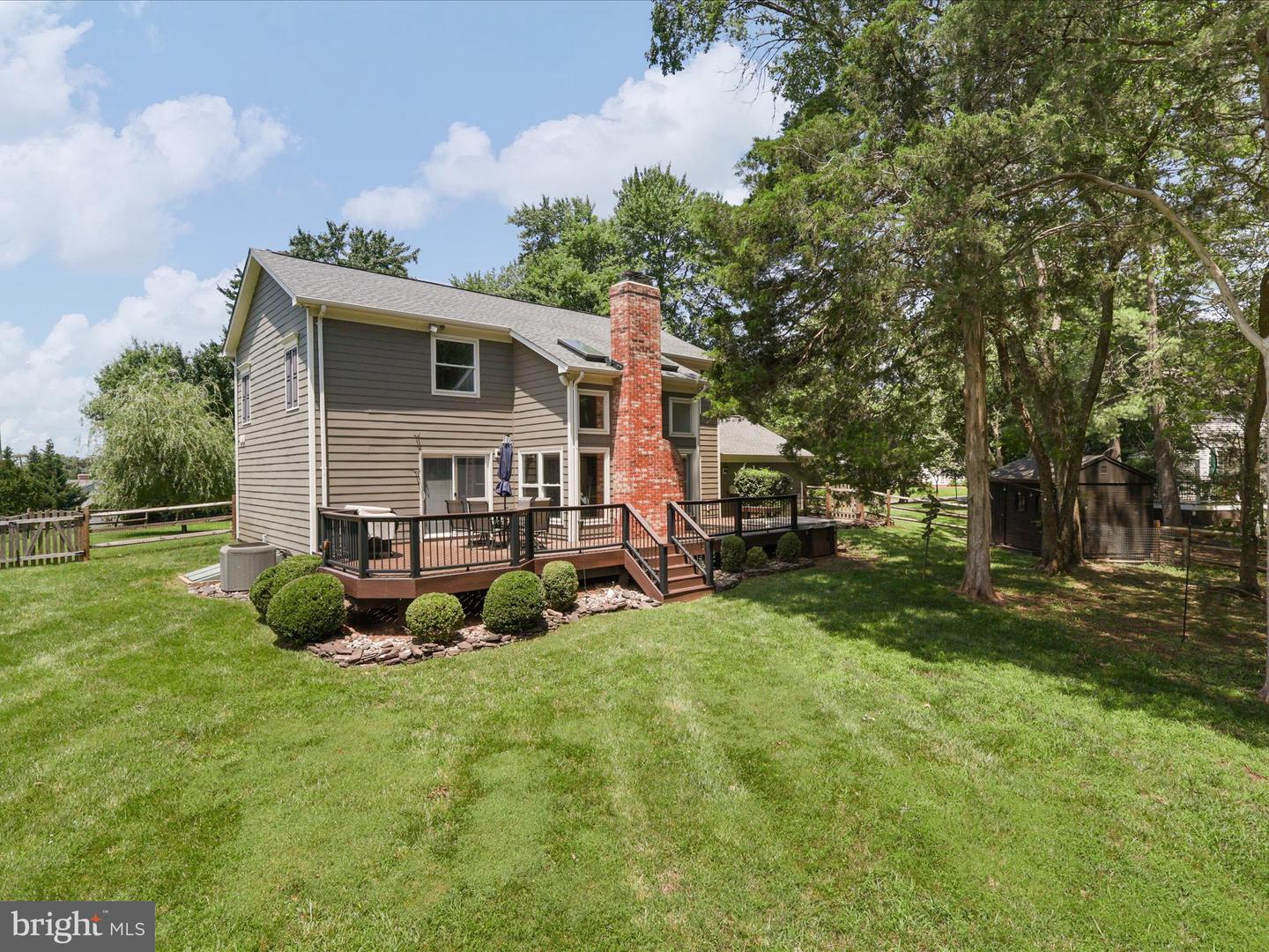 13505 CLEAR LAKE CT, HERNDON, Virginia 20171, 4 Bedrooms Bedrooms, ,2 BathroomsBathrooms,Residential,For sale,13505 CLEAR LAKE CT,VAFX2252252 MLS # VAFX2252252