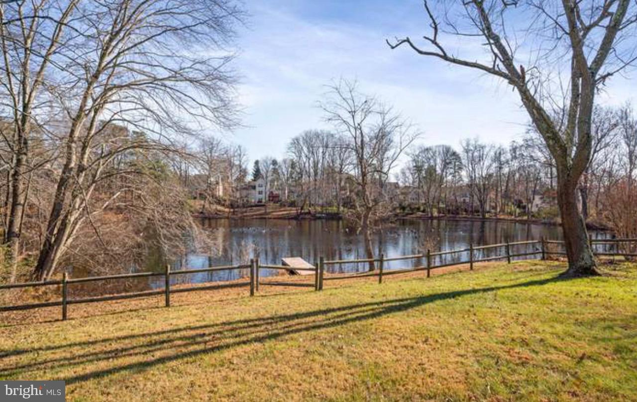 13505 CLEAR LAKE CT, HERNDON, Virginia 20171, 4 Bedrooms Bedrooms, ,2 BathroomsBathrooms,Residential,For sale,13505 CLEAR LAKE CT,VAFX2252252 MLS # VAFX2252252